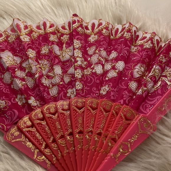 3 new hand fans - Picture 4 of 9